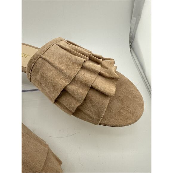 Nine West Ivarene Tan Suede Ruffle Slide Sandal Size 5.5 M NIB - Picture 2 of 10